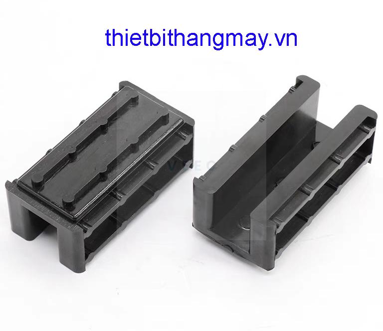 Má shoe thang máy Hitachi.1 Má shoe thang máy Hitachi.1