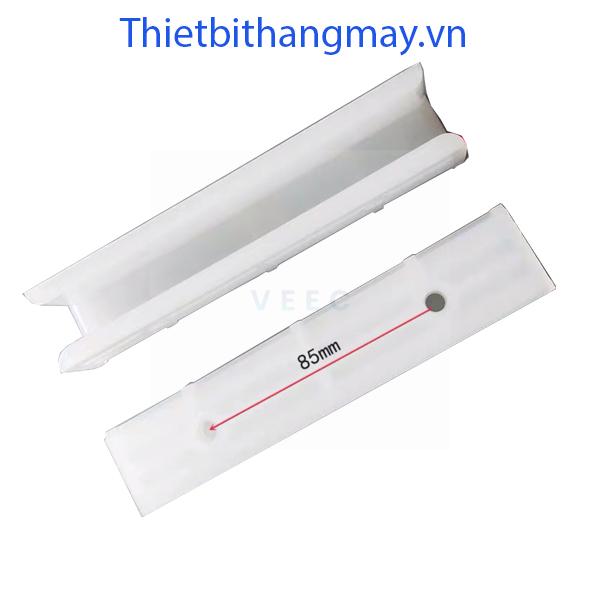 Má shoe thang máy Hitachi.1 Má shoe thang máy Hitachi.1